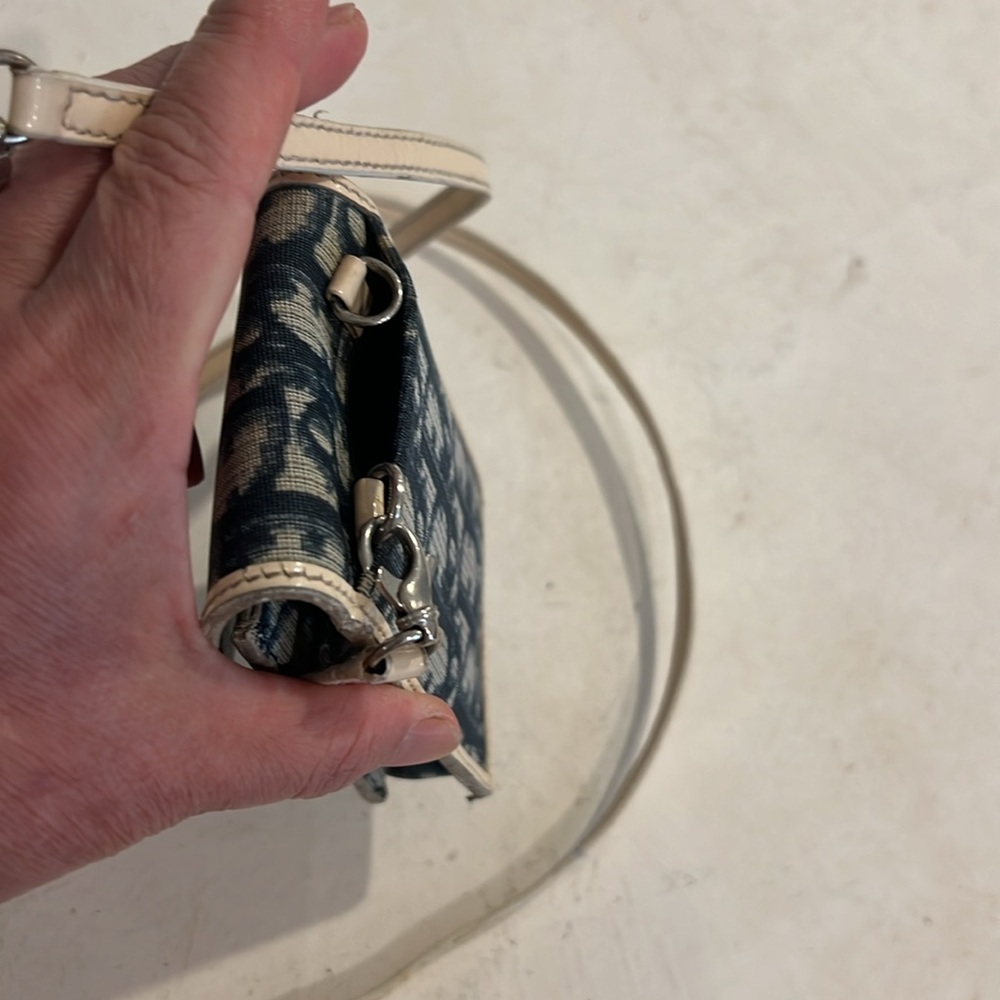 Dior Blue and Cream Crossbody Pouch - Picture 4 of 4
